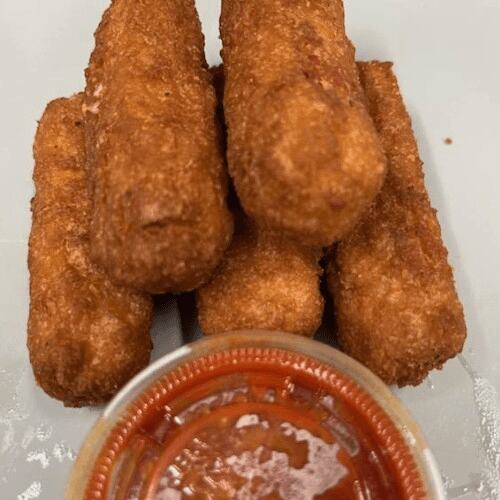 Fried mozzarella sticks with marinara